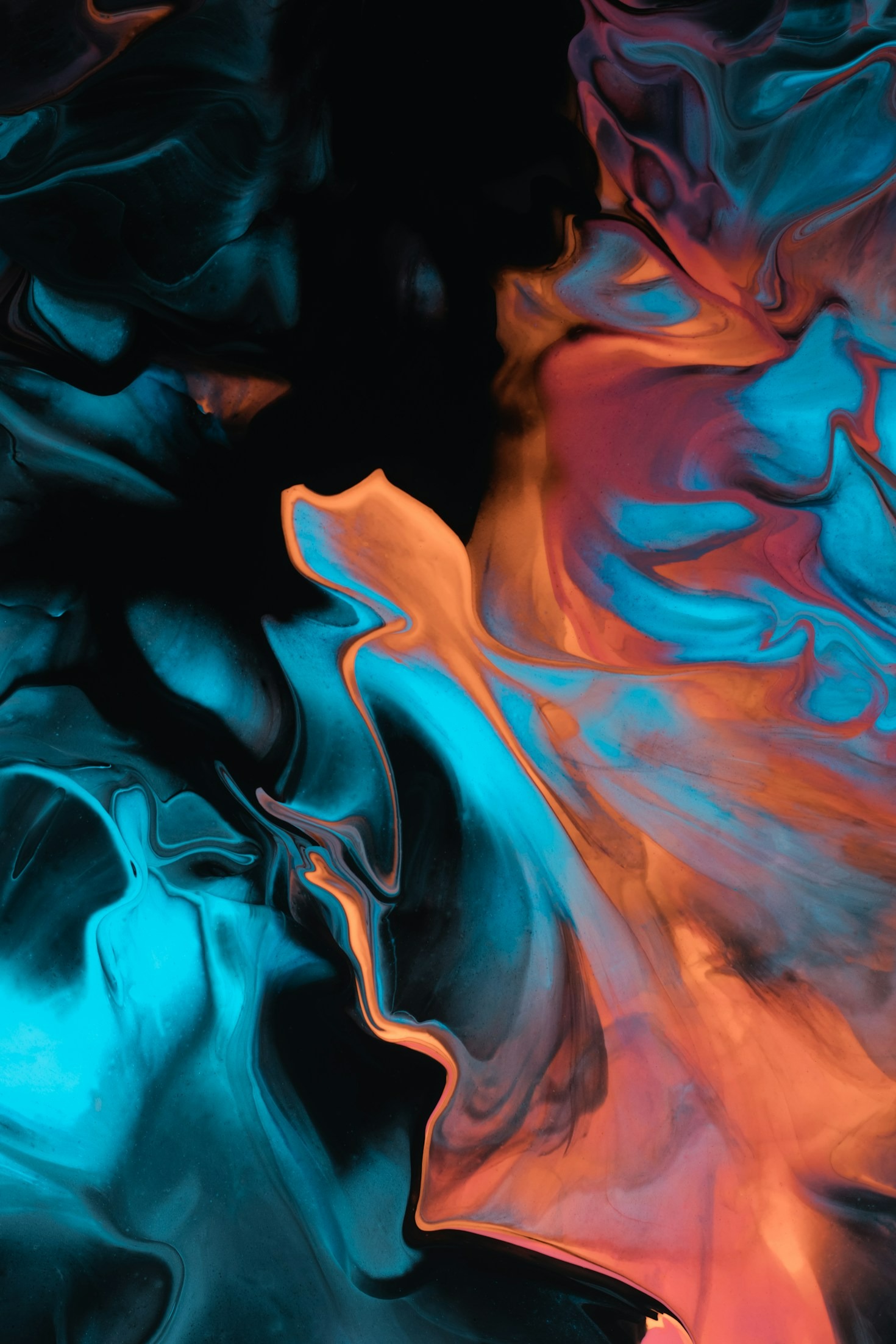 The Journey Behind Lucy Moore’s Acrylic Masterpieces